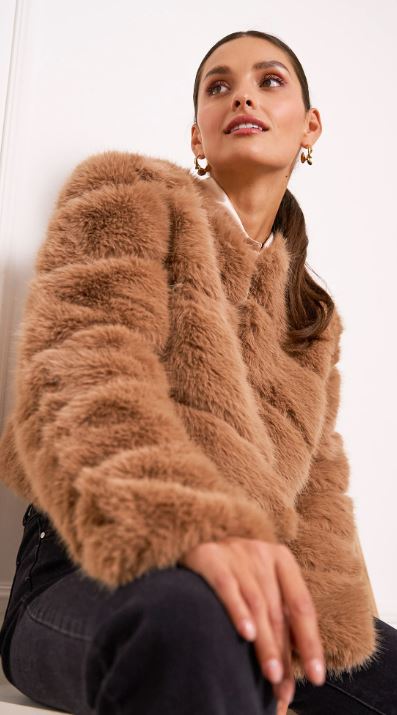 Veste Opra