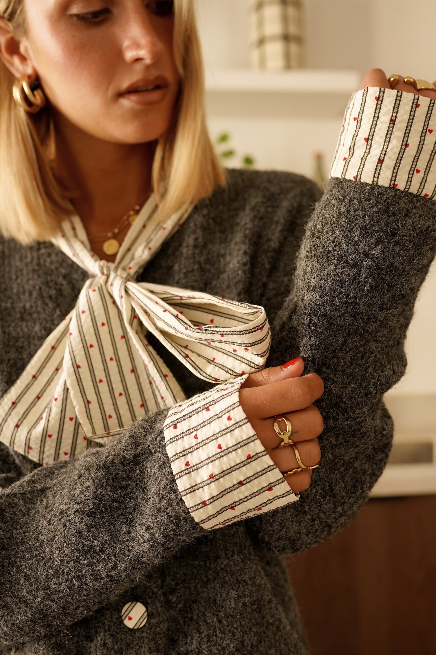 Pull Clémence – maille gris chiné & détails rayés