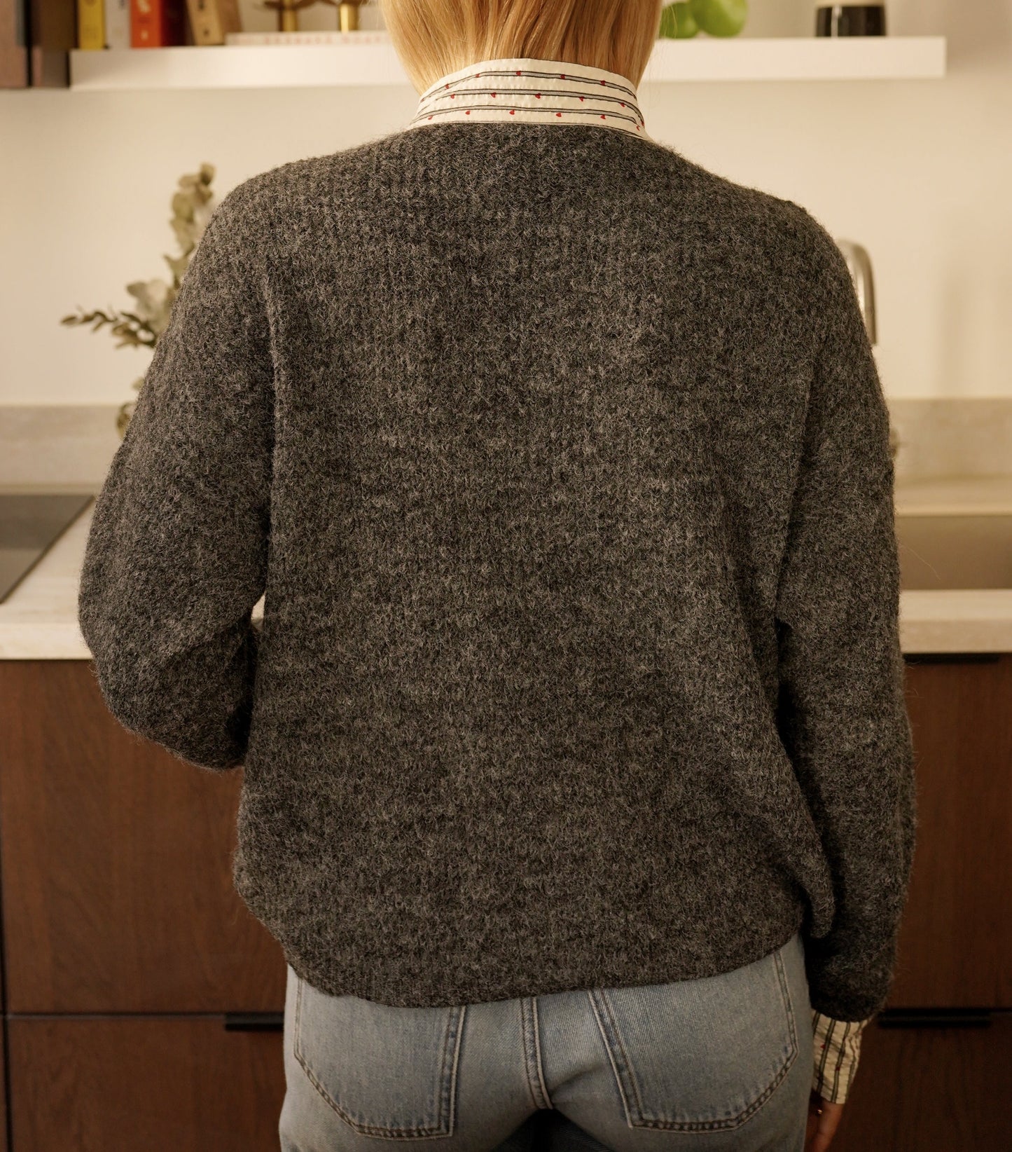 Pull Clémence – maille gris chiné & détails rayés